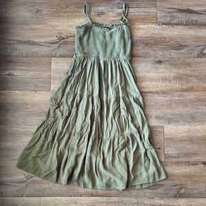 Forever 21 Olive Green Tiered Midi Dress| Small